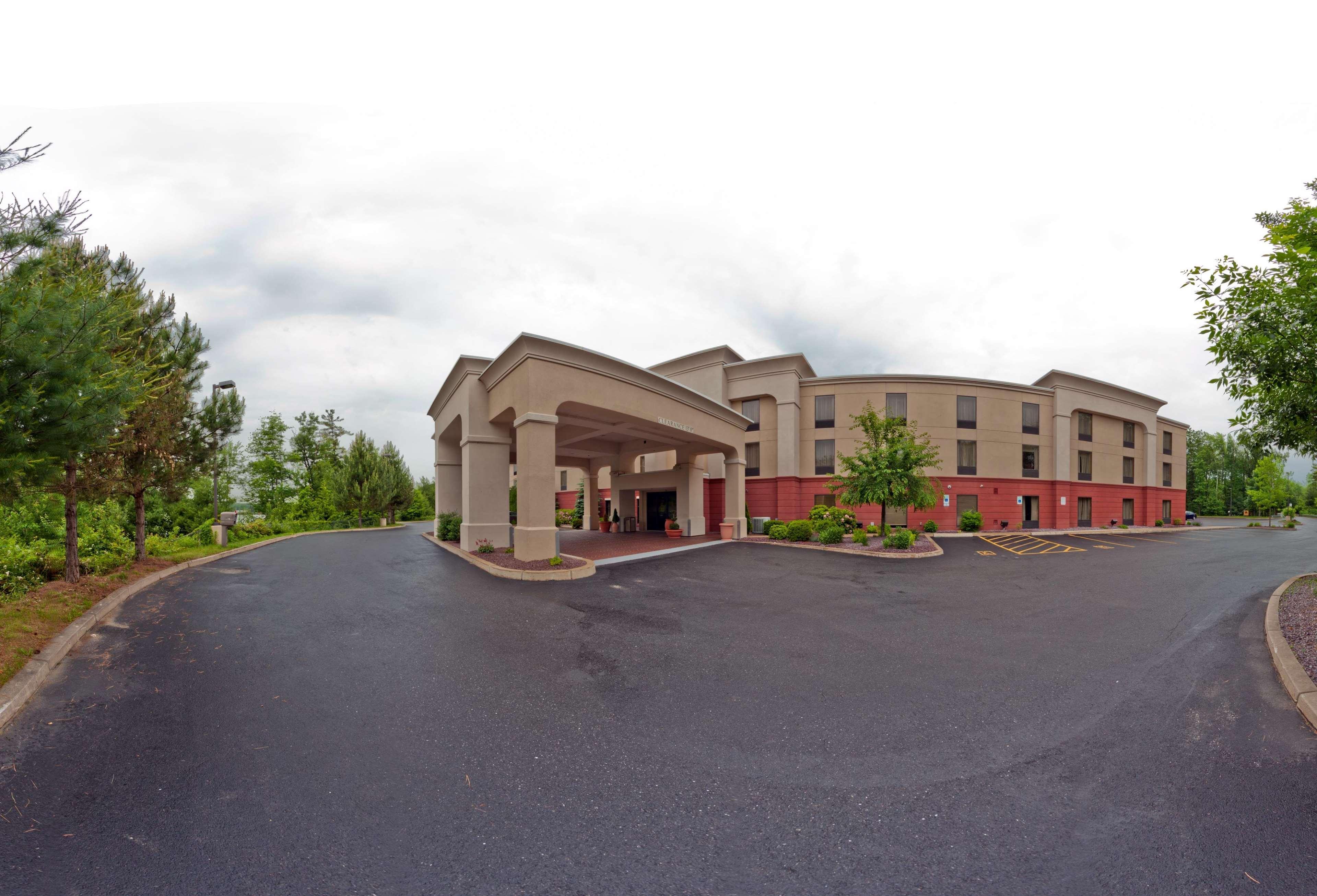 Hampton Inn Оберн Екстер'єр фото